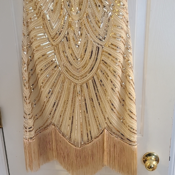 Gold Sequin Cap-Sleeve Evening Dress - Picture 9 of 10